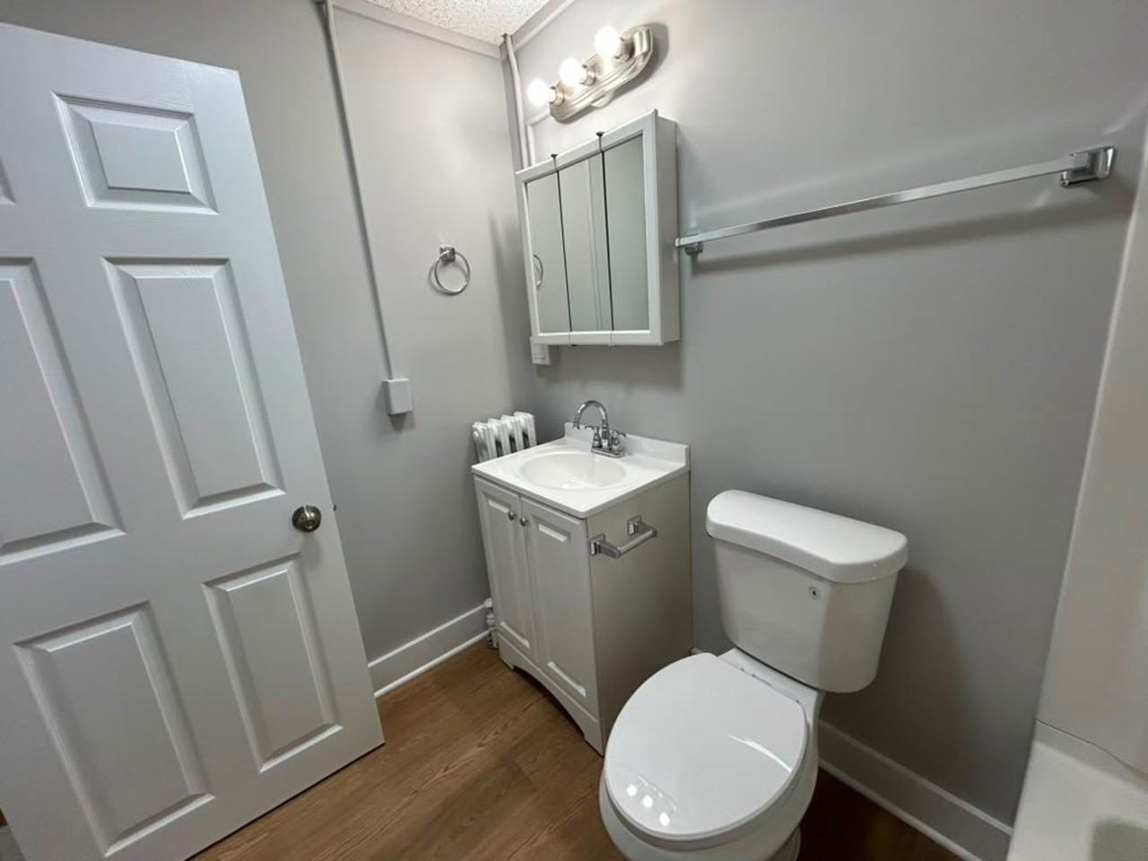 107 Broad St - Photo 6 of 10