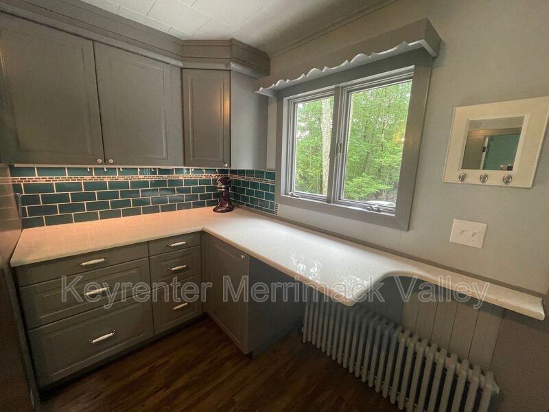 13 N Main St - Photo 6 of 35