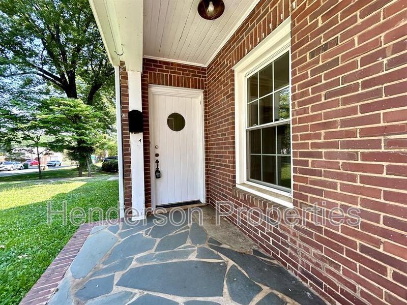 1326 Saint Julien St - Photo 2 of 18