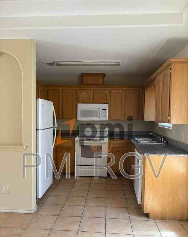 1901 W Western Dr #2 - Photo 6 of 22