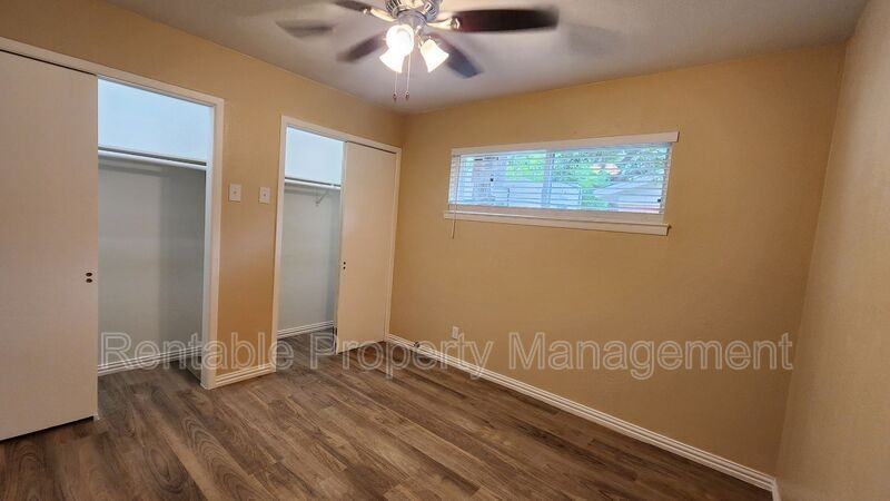 704 Royce Dr - Photo 4 of 12