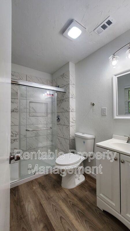 704 Royce Dr - Photo 5 of 12