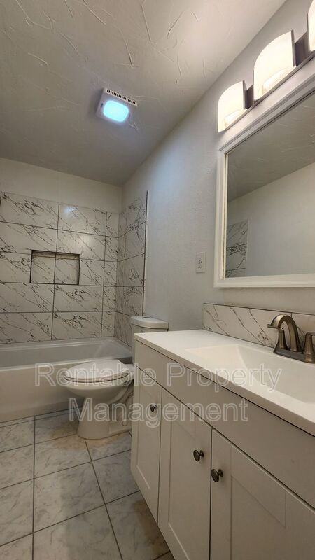 704 Royce Dr - Photo 7 of 12