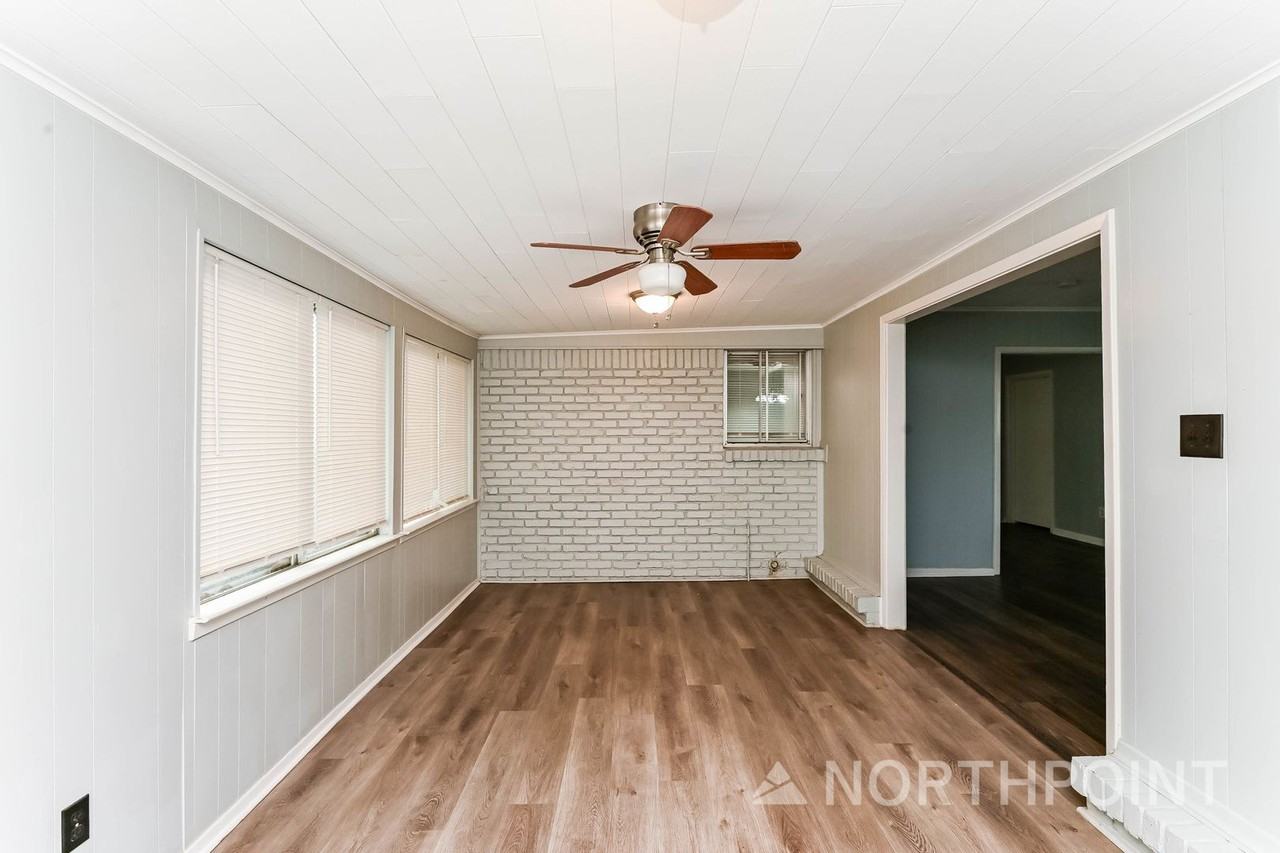 5505 Wonder Dr - Photo 3 of 16