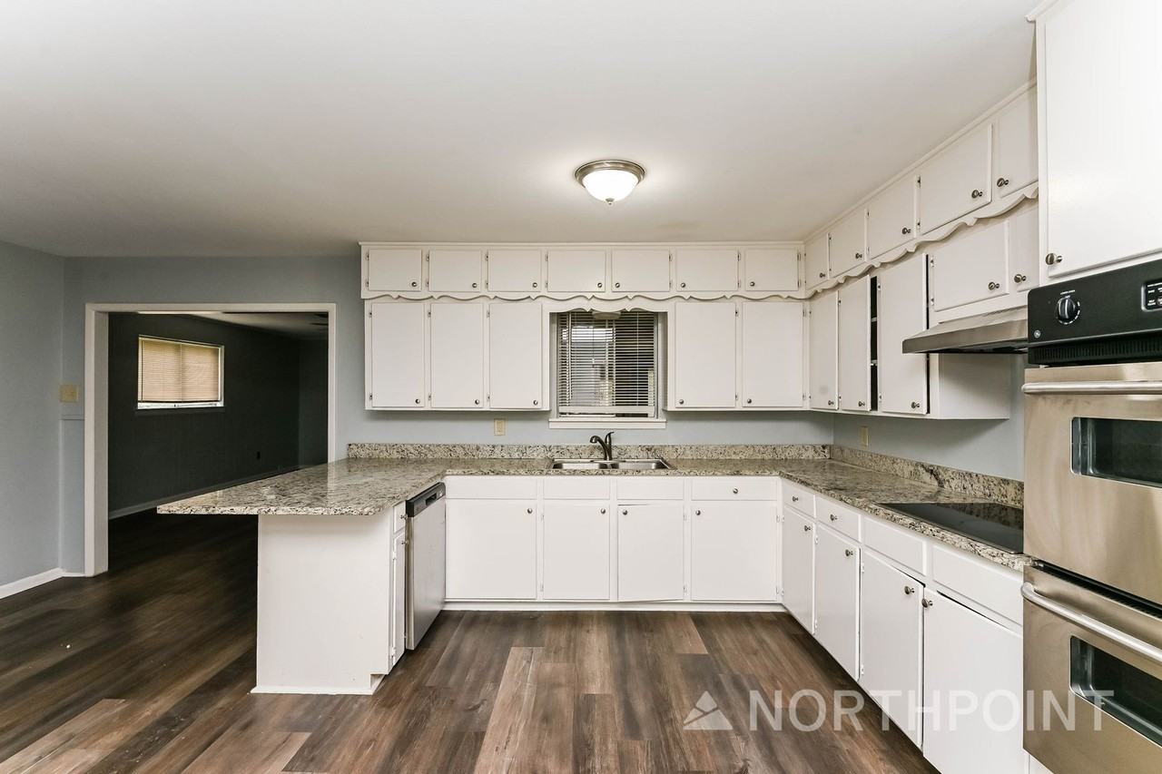 5505 Wonder Dr - Photo 6 of 16