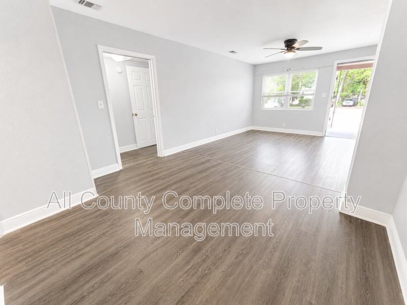 4918 N Pearl St - Photo 4 of 13