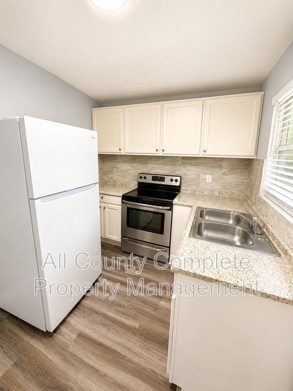 4918 N Pearl St - Photo 5 of 13