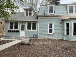 featured image of 418 S 6th St #B
