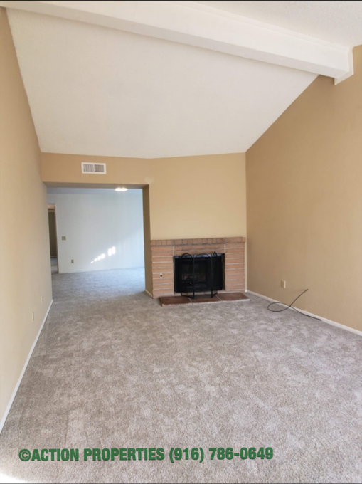 502 Hyacinth Ct - Photo 2 of 15