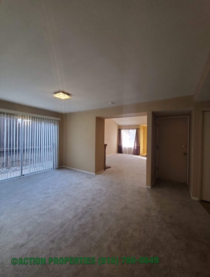 502 Hyacinth Ct - Photo 3 of 15