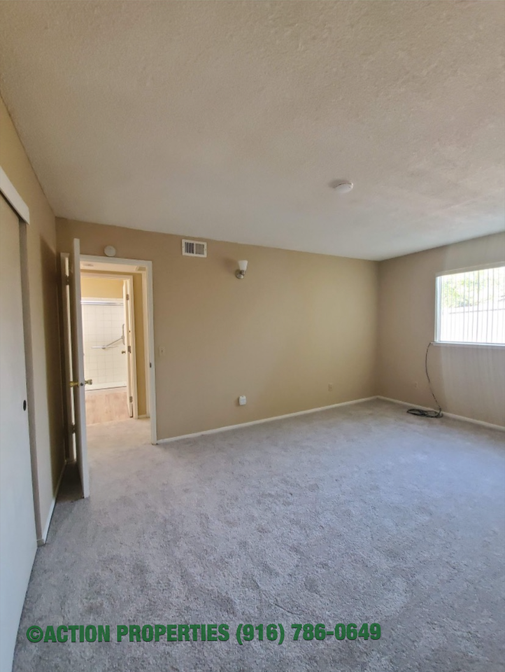 502 Hyacinth Ct - Photo 7 of 15