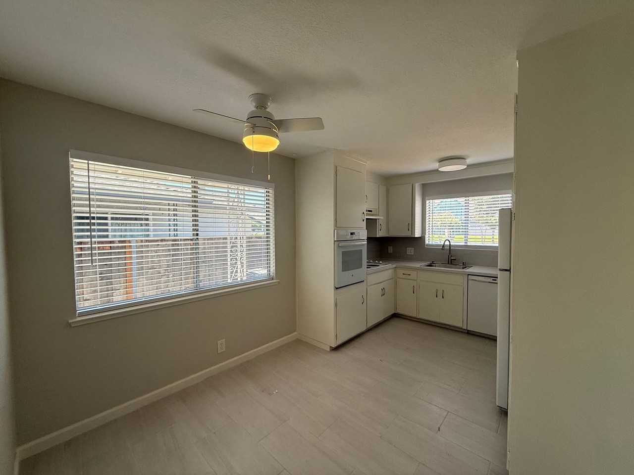 1891 Camden Ave - Photo 2 of 11