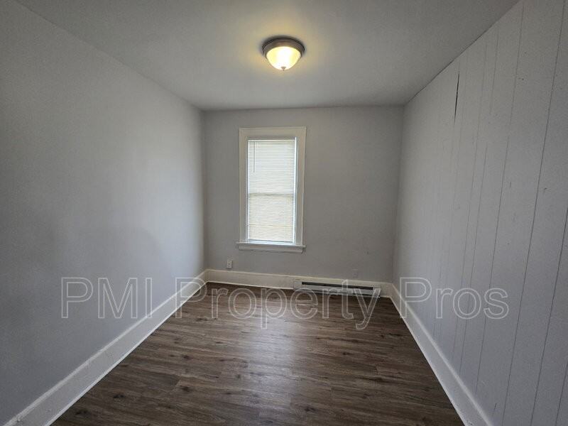 2660 N 37th St - Photo 3 of 16