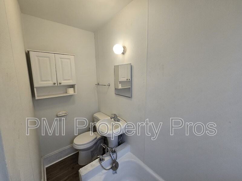 2660 N 37th St - Photo 7 of 16