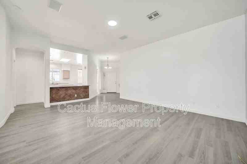 20276 N 64th Ave - Photo 5 of 44