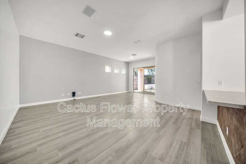 20276 N 64th Ave - Photo 7 of 44
