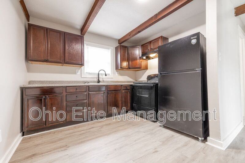 3088 Grasmere Ave - Photo 7 of 17