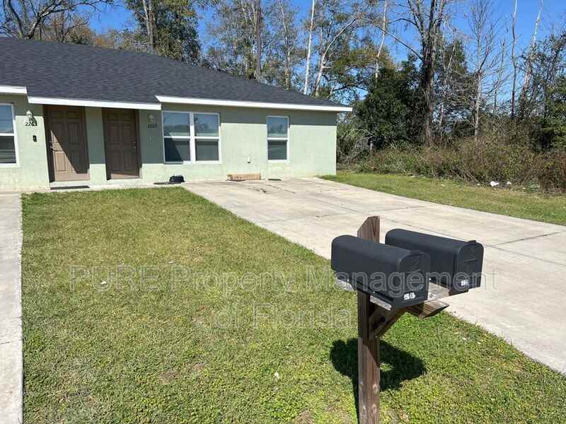 2269 Ne 78th Ln - Photo 2 of 30