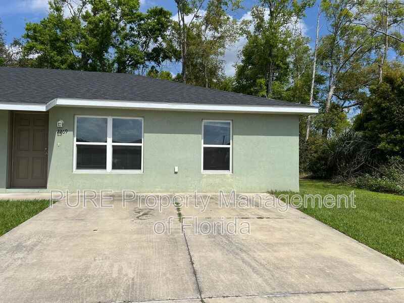 2269 Ne 78th Ln - Photo 3 of 30