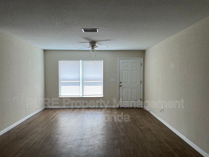 2269 Ne 78th Ln - Photo 4 of 30