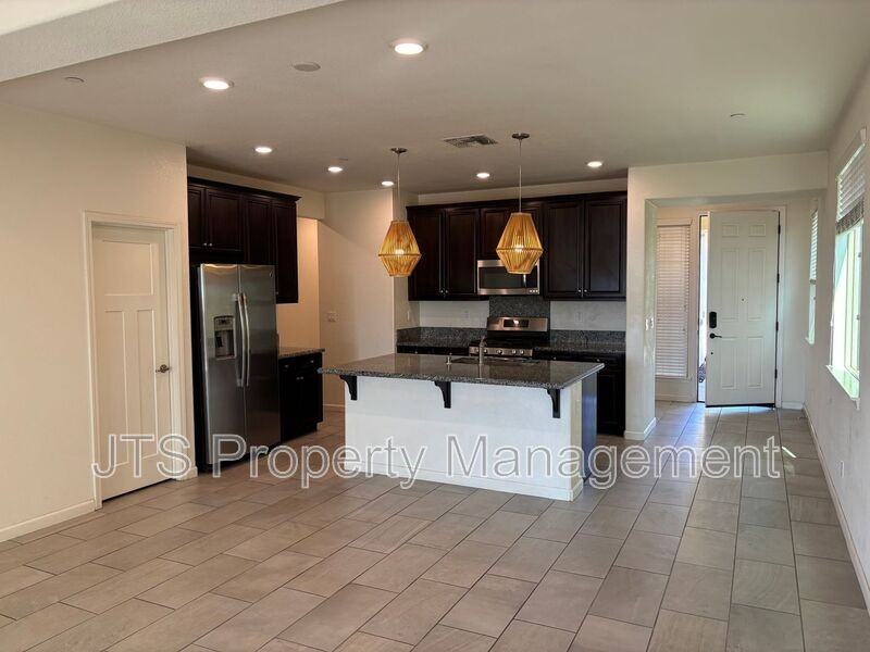 3686 Rockdale Dr - Photo 2 of 11