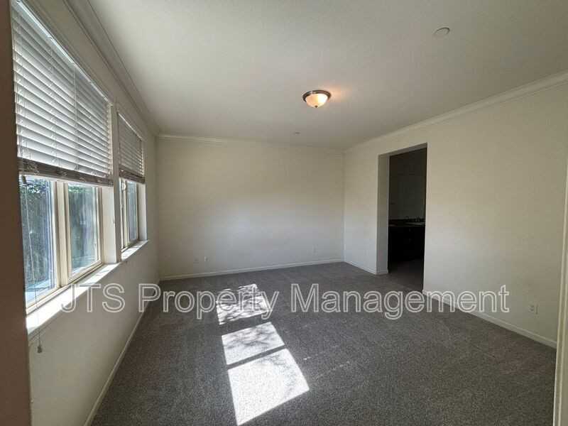 3686 Rockdale Dr - Photo 6 of 11