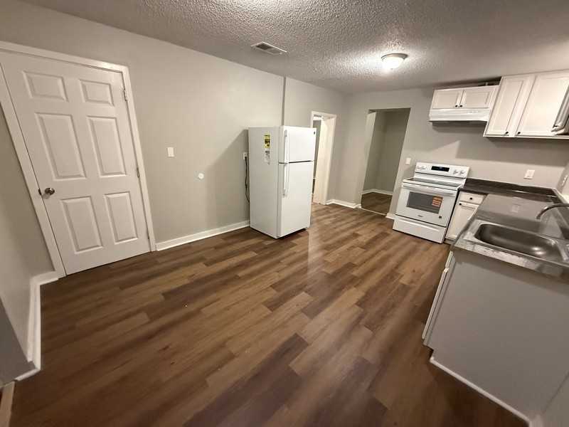 540 Harahan Rd - Photo 7 of 27