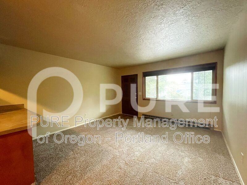 1135 Se 27th Ave - Photo 4 of 18