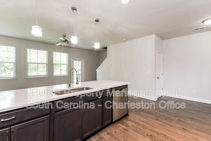 7833 Montview Rd - Photo 4 of 21