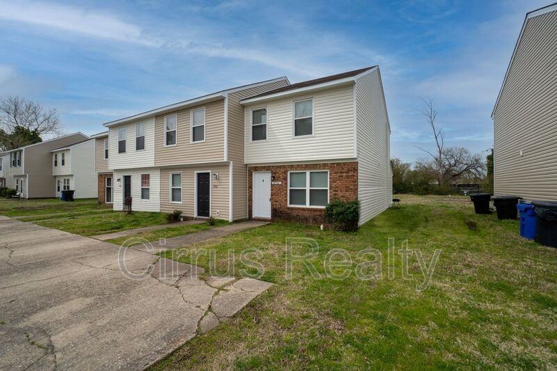 2756 Peach St - Photo 2 of 23