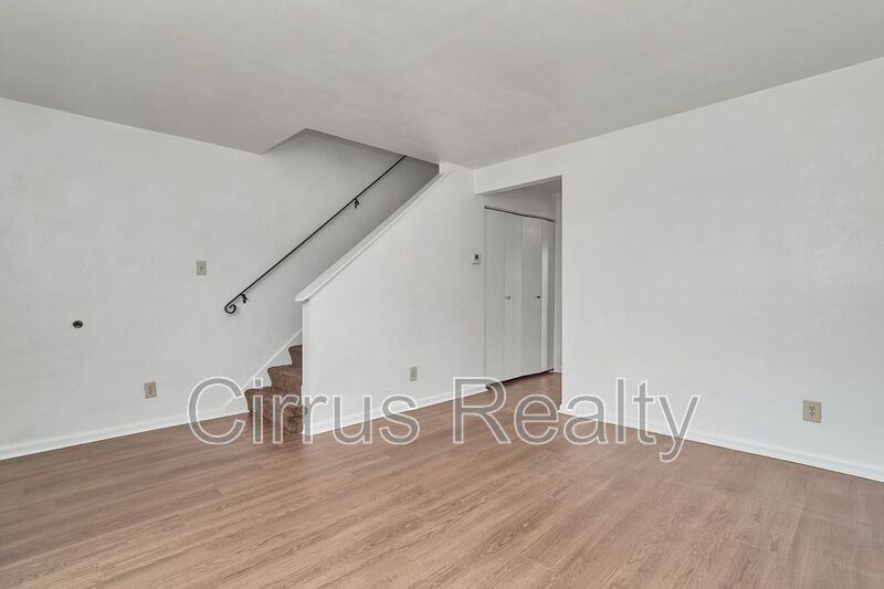 2756 Peach St - Photo 5 of 23