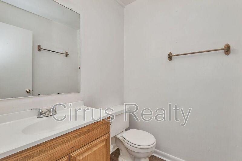 2756 Peach St - Photo 7 of 23