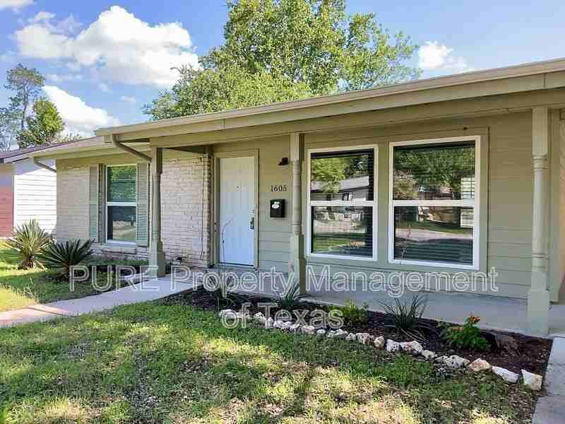 1605 Sweetbriar Ave - Photo 2 of 20