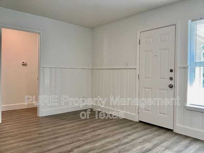 1605 Sweetbriar Ave - Photo 7 of 20