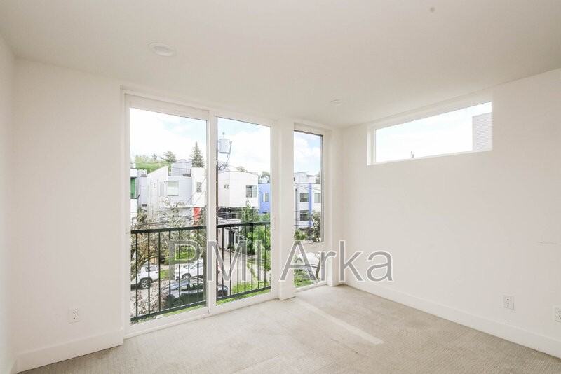 909 28th Ave S #C - Photo 6 of 17