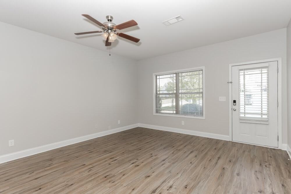416 Pearl St - Photo 4 of 17