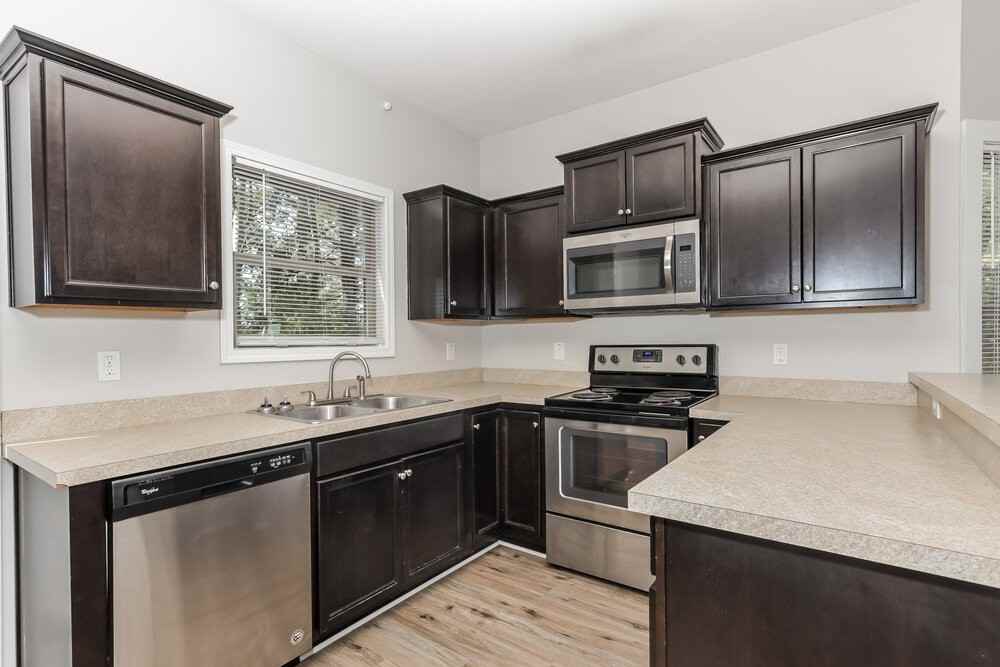 416 Pearl St - Photo 7 of 17