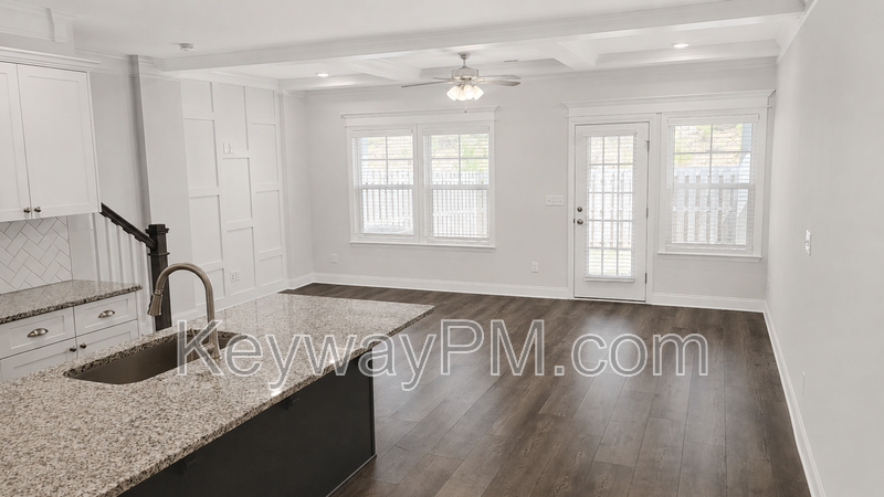 1058 Linsmore Ave - Photo 3 of 11