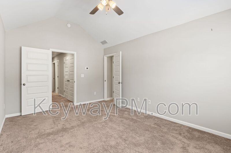 1058 Linsmore Ave - Photo 7 of 11