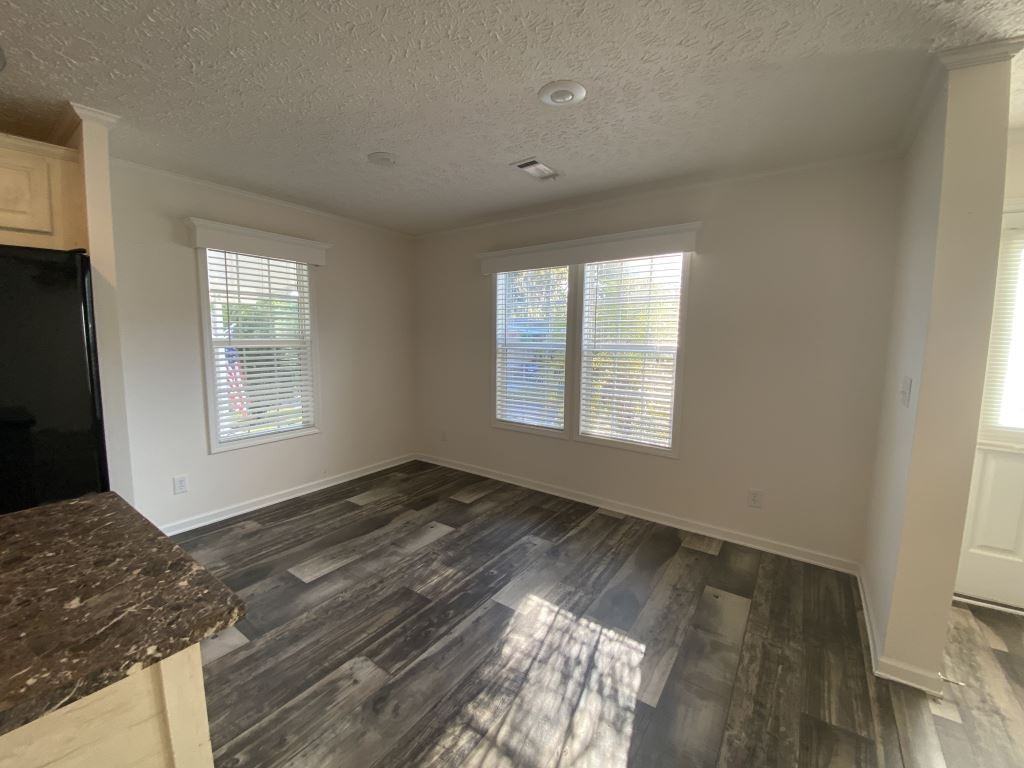 22 Sutter Ct - Photo 5 of 25