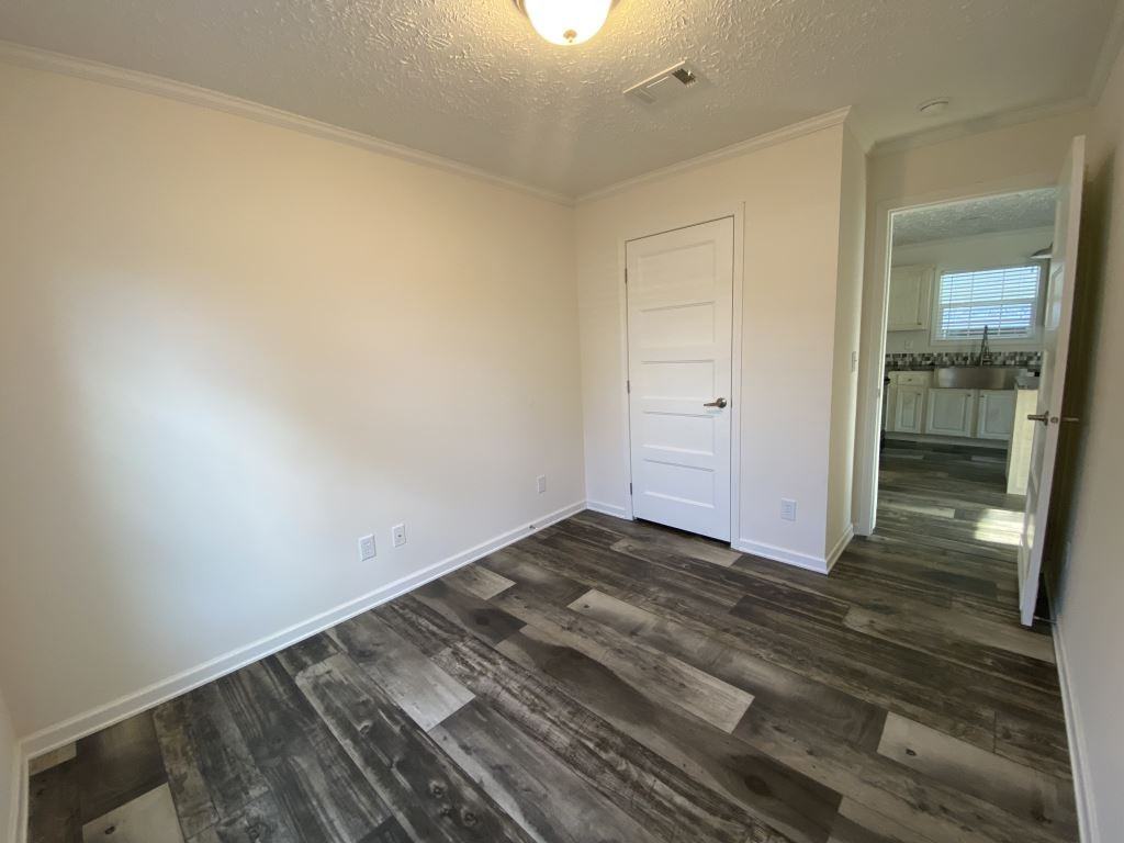 22 Sutter Ct - Photo 6 of 25