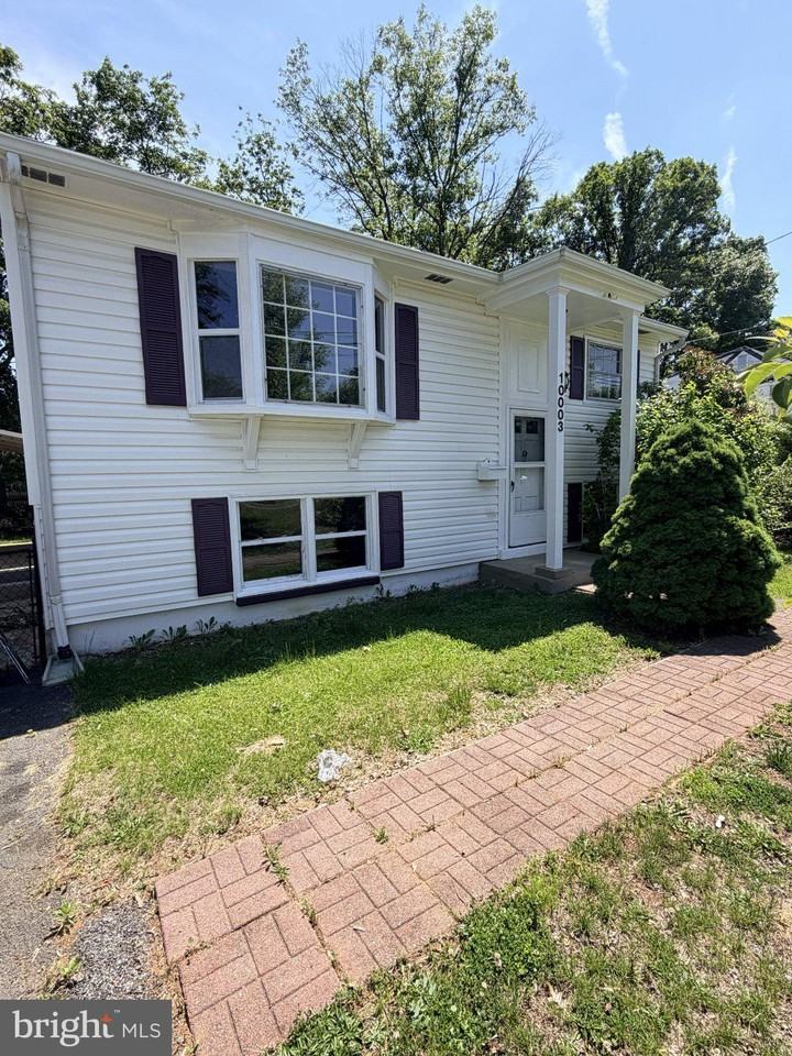 10003 Lomond Dr - Photo 3 of 33