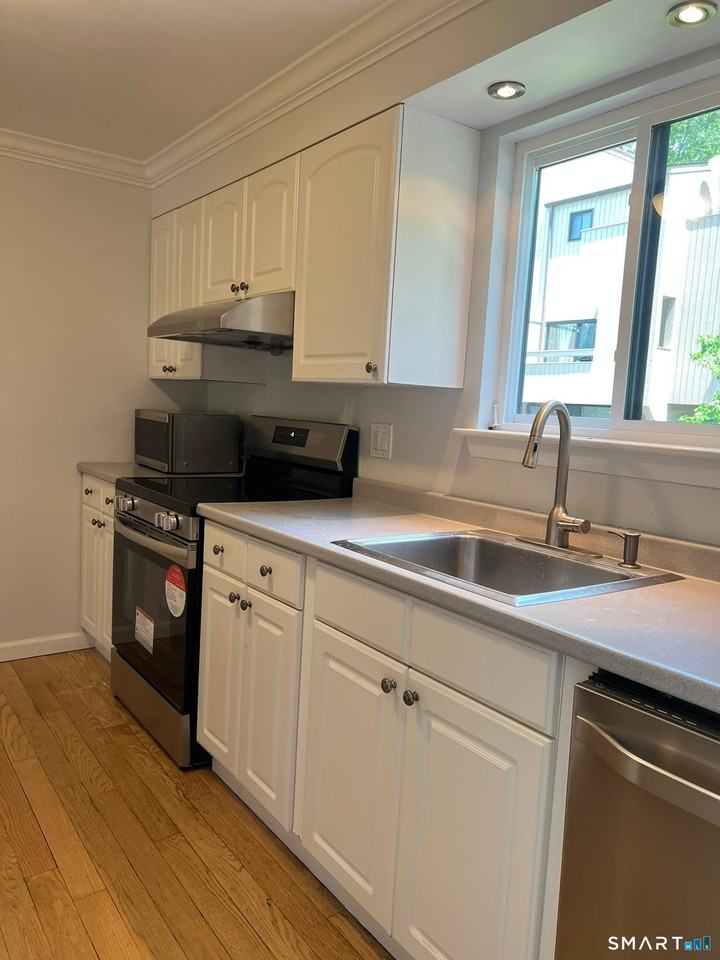 100 Hope St - Photo 6 of 40