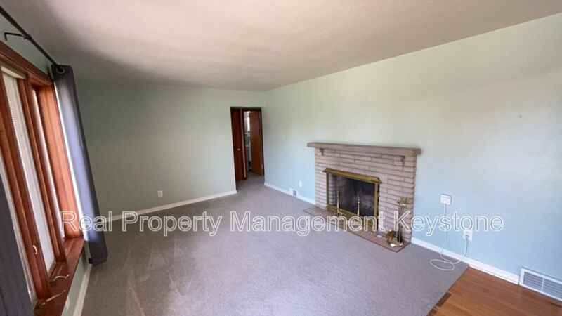 532 Charlotte Dr - Photo 4 of 25