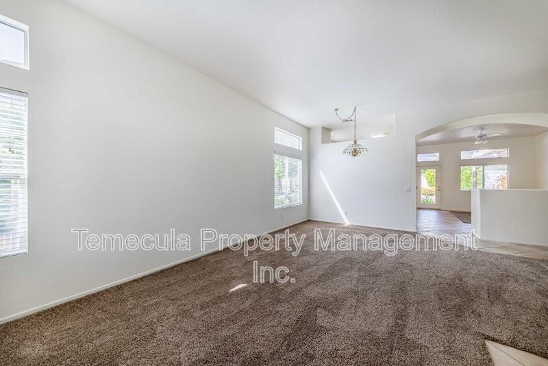 26440 Saint Ives Ct - Photo 2 of 25