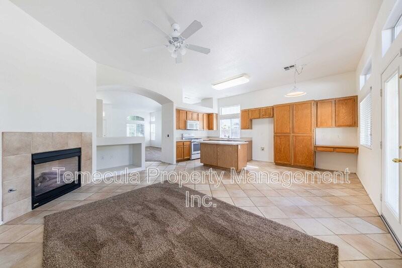 26440 Saint Ives Ct - Photo 5 of 25