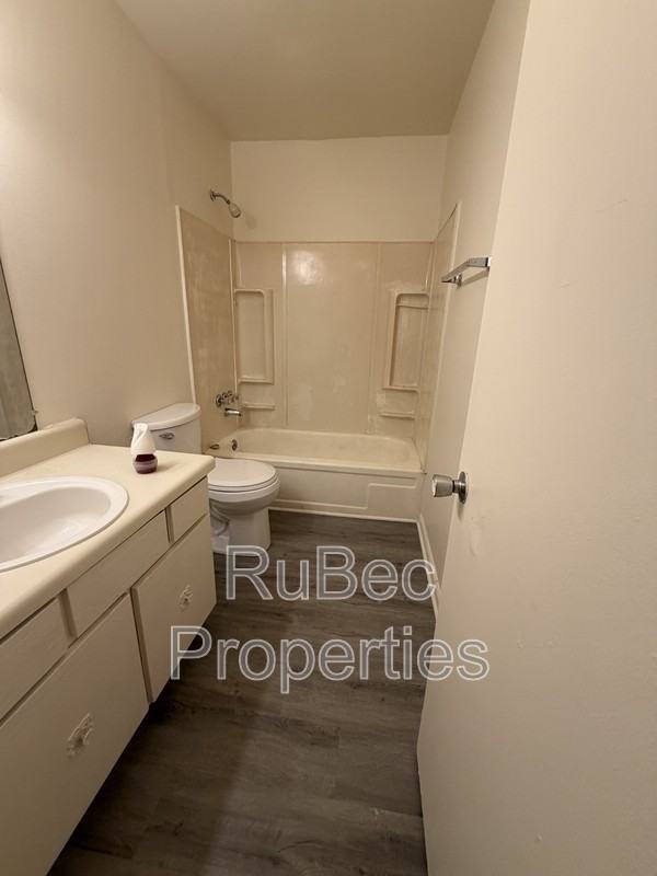 702 Farmhurst Dr #N - Photo 4 of 19