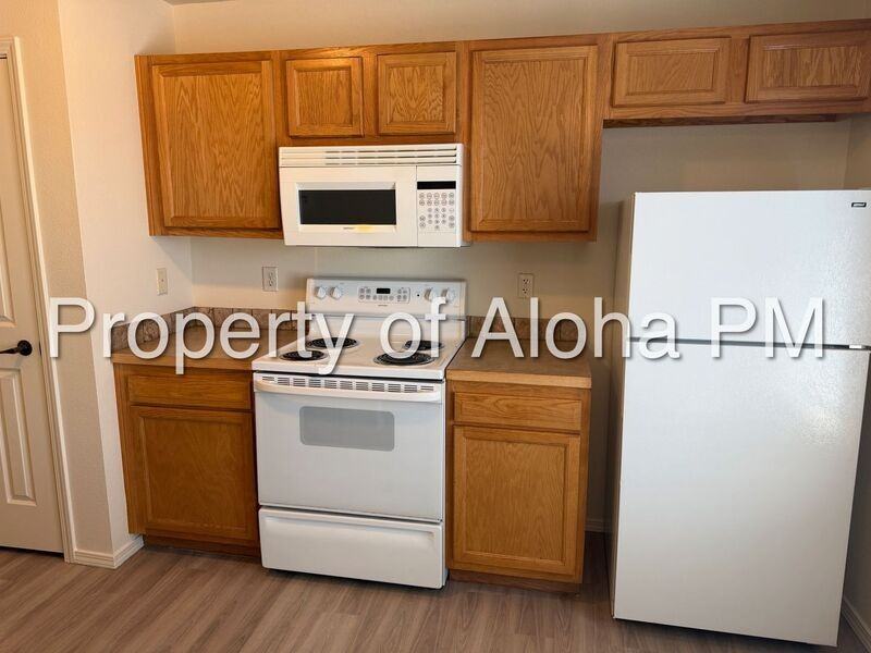 1033 W Pine Ave #3 - Photo 5 of 16