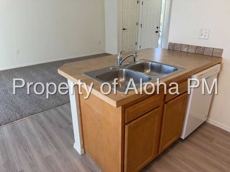 1033 W Pine Ave #3 - Photo 6 of 16