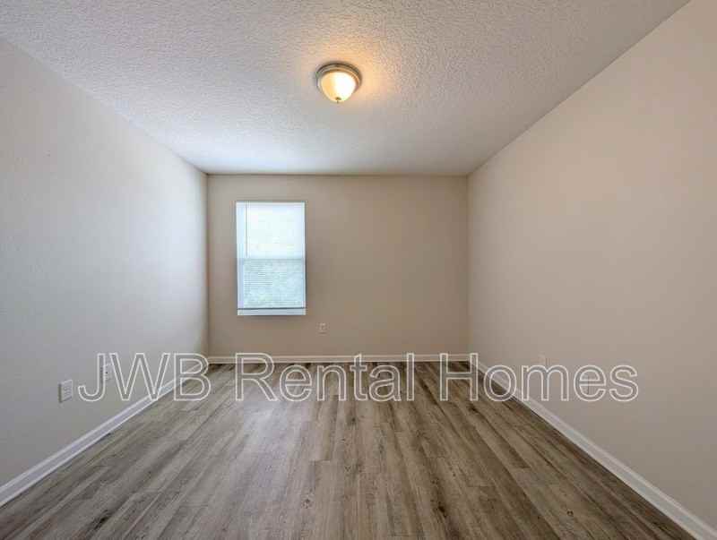 7800 Playschool Ln - Photo 7 of 19